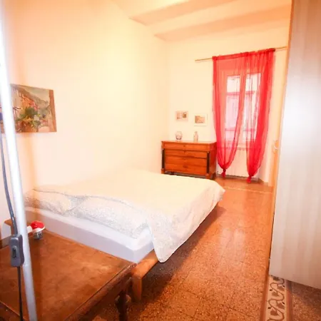 Niccolini 6 - Cozy Flat Nearby City Center Florenz Exterior foto